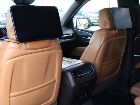 Used 2021 Cadillac Escalade Sport w/ Driver Assist Tech Package image 19