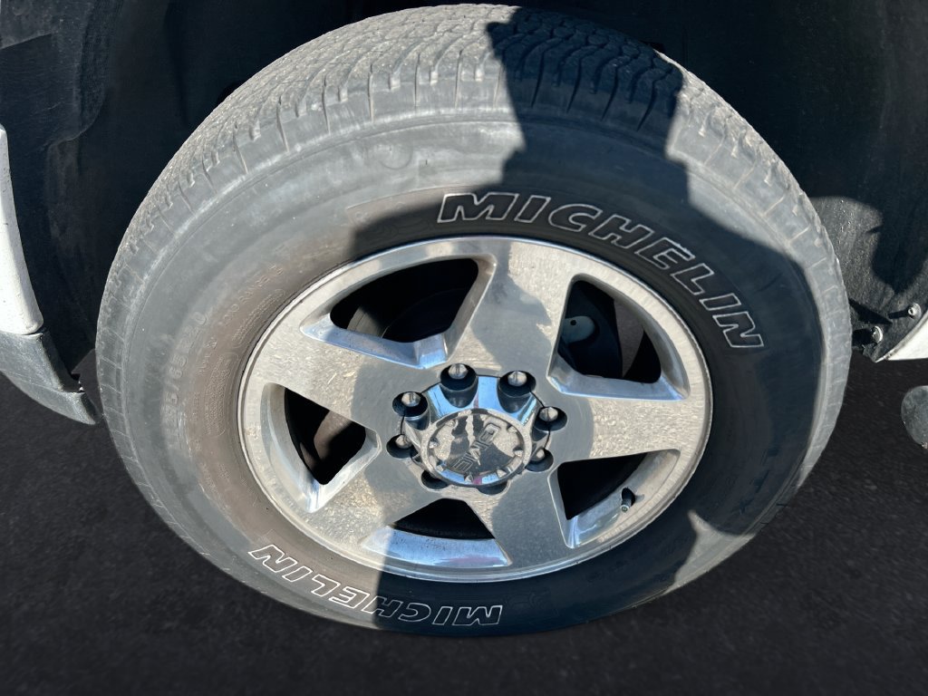 Used 2014 GMC Sierra 2500 Denali w/ Suspension Package, Off-Road AWD/4WD image 10