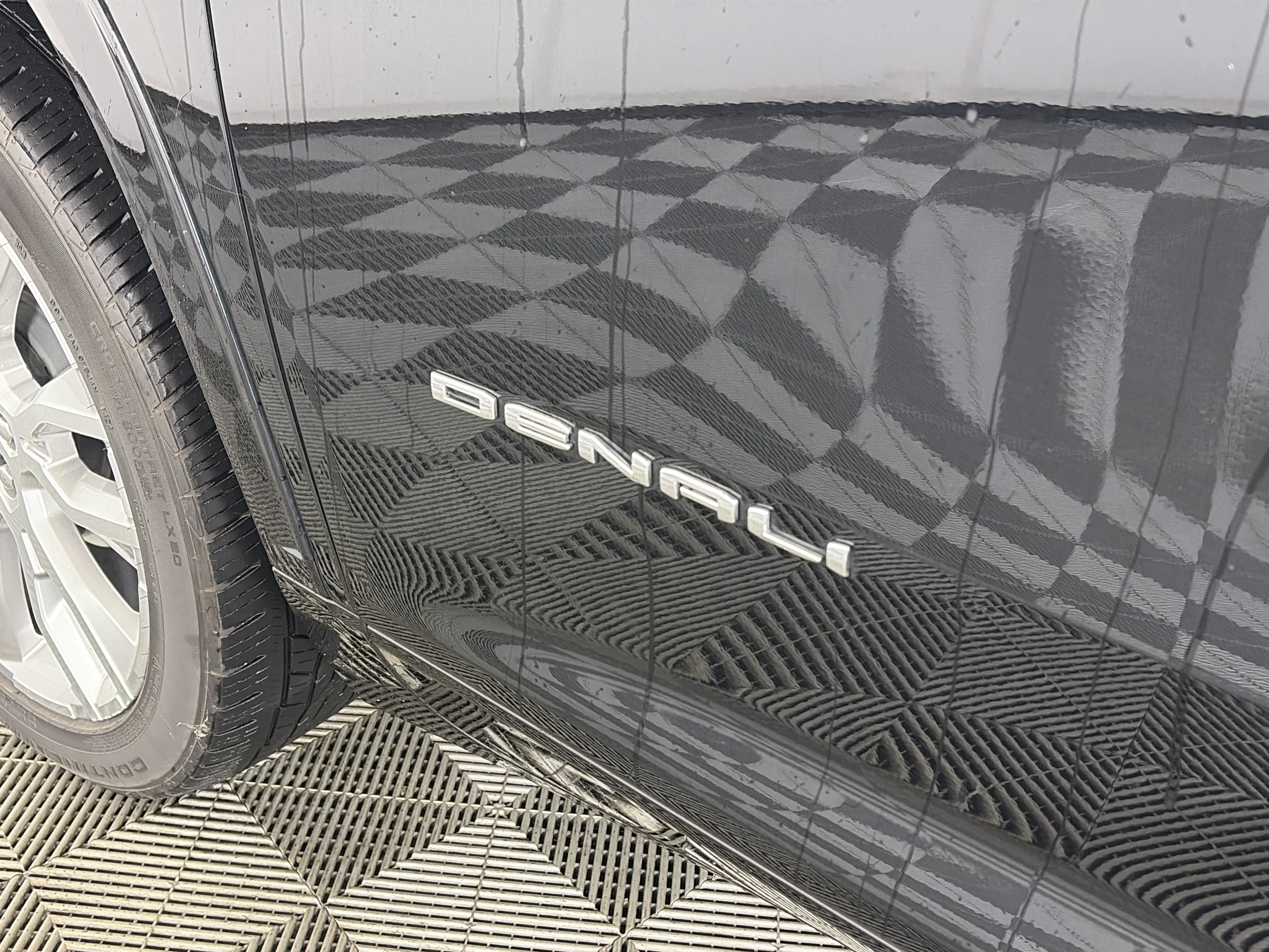 Certified 2024 GMC Acadia Denali w/ LPO, Floor Liner Package AWD/4WD image 21