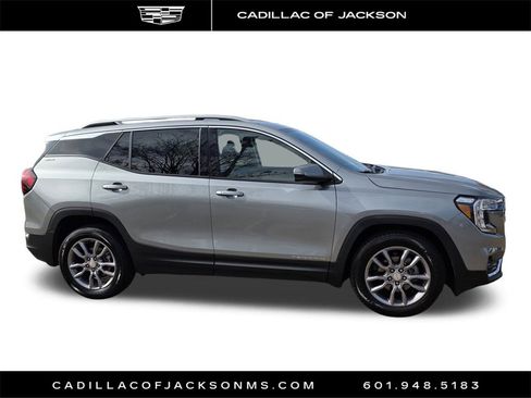 Used 2024 GMC Terrain SLT image 4