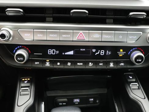 Used 2025 Kia Telluride S AWD/4WD image 22