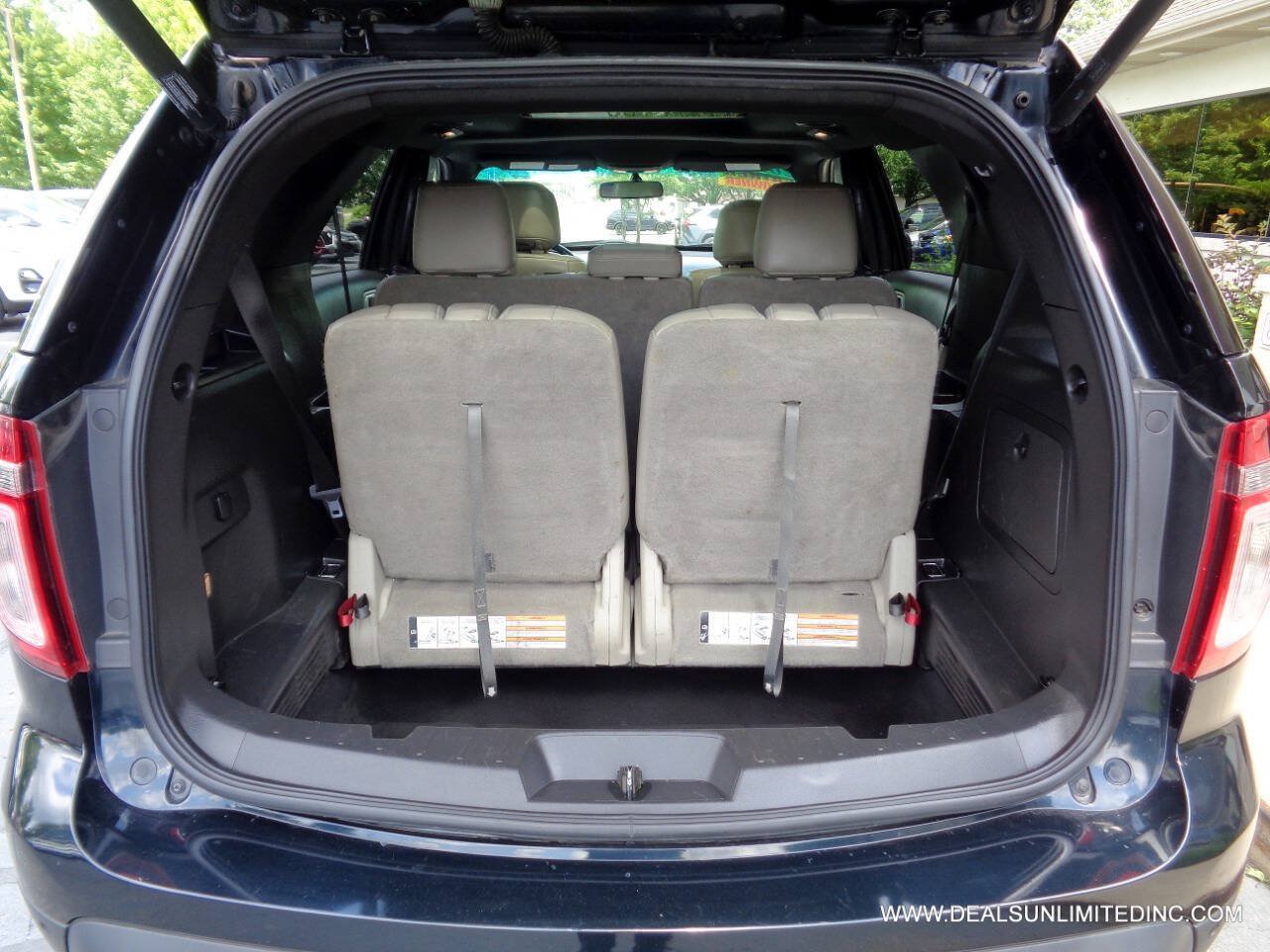 Used 2014 Ford Explorer XLT w/ Equipment Group 202A AWD/4WD image 22