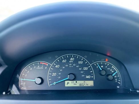 Used 2013 Toyota Camry L image 23