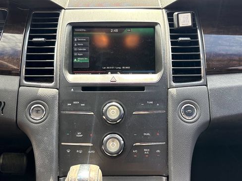 Used 2015 Ford Taurus Limited FWD image 23