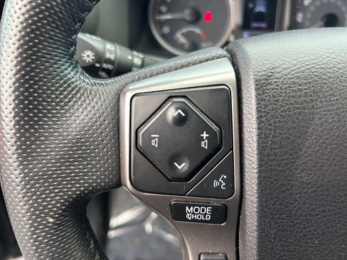Used 2021 Toyota Tacoma SR5 AWD/4WD image 17