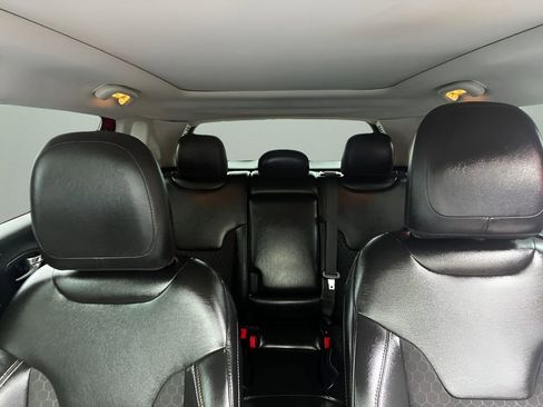 Used 2021 Jeep Compass Latitude w/ Sun and Sound Group image 12