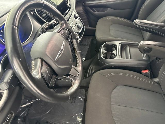 Used 2021 Chrysler Pacifica Touring w/ S Appearance Package FWD image 18