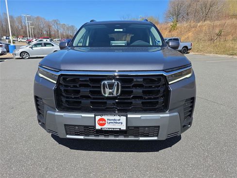 New 2026 Honda Pilot Touring image 9