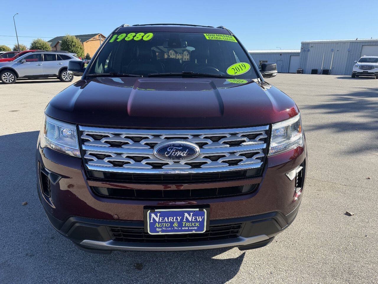 Used 2019 Ford Explorer XLT w/ Equipment Group 202A AWD/4WD image 2