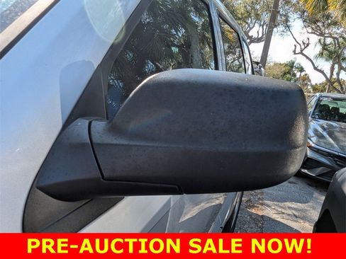 Used 2010 Jeep Grand Cherokee Laredo image 20