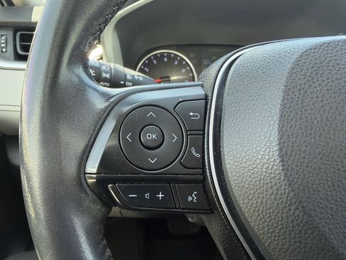 Used 2019 Toyota RAV4 XLE Premium w/ Carpet Mat Package FWD image 34
