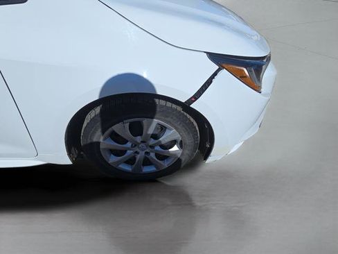 Used 2020 Toyota Corolla LE image 19