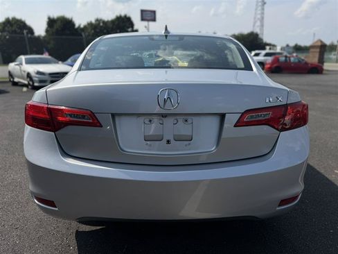 Used 2014 Acura ILX w/ Technology Package FWD image 4
