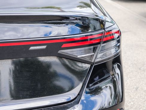 Used 2023 Honda Accord EX image 8