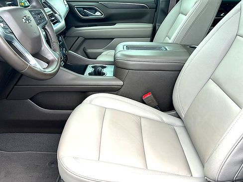 Used 2024 Chevrolet Tahoe Z71 w/ Luxury Package AWD/4WD image 13