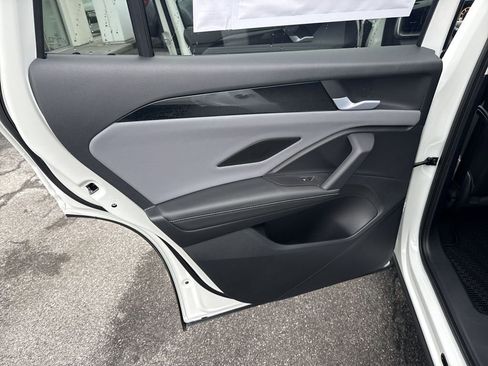 New 2026 Volkswagen Tiguan SE AWD/4WD image 25