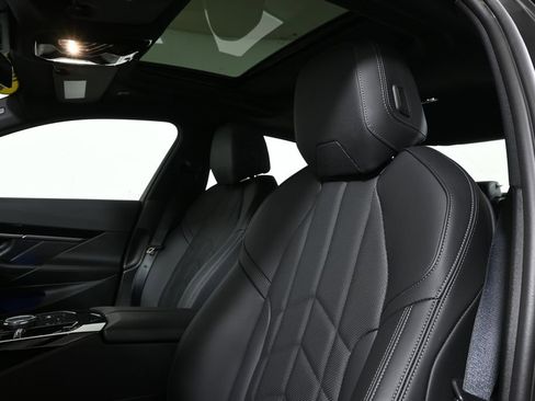 Used 2024 BMW 530i xDrive AWD/4WD image 16