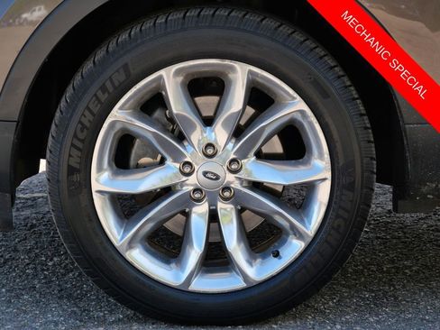 Used 2015 Ford Explorer XLT w/ Equipment Group 202B AWD/4WD image 6