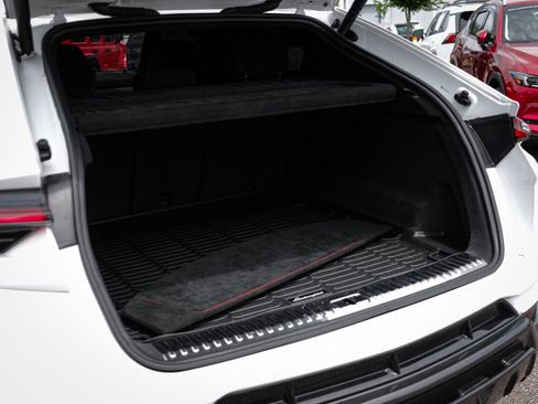 Used 2023 Lamborghini Urus Performante AWD/4WD image 31