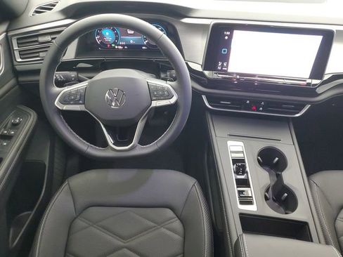 Used 2026 Volkswagen Atlas Cross Sport SE image 16