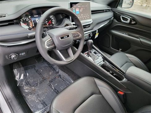New 2026 Jeep Compass Limited image 18