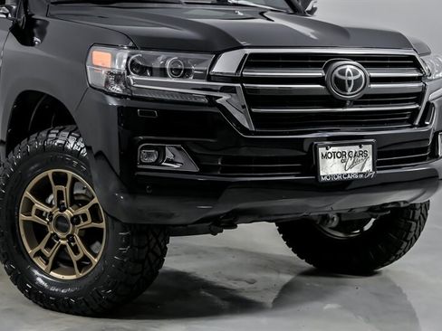 Used 2020 Toyota Land Cruiser Heritage Edition AWD/4WD image 2