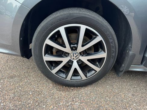 Used 2017 Volkswagen Jetta SE FWD image 23