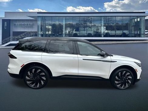 New 2026 Lincoln Nautilus Reserve w/ Jet Appearance Package AWD/4WD image 8