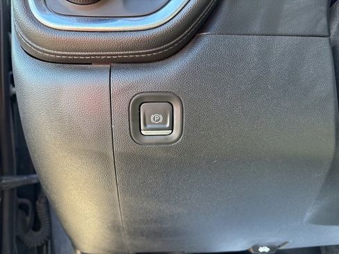 Used 2021 Chevrolet Silverado 1500 LT Trail Boss w/ Bed Protection Package image 22