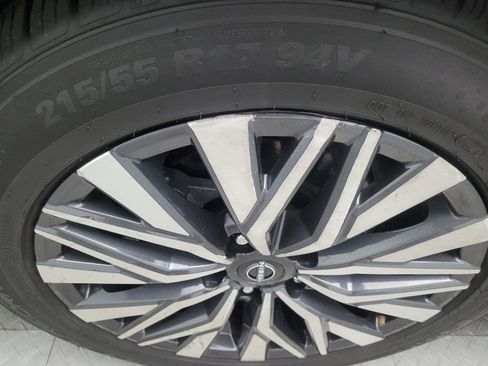 Used 2024 Nissan Altima 2.5 SV image 31