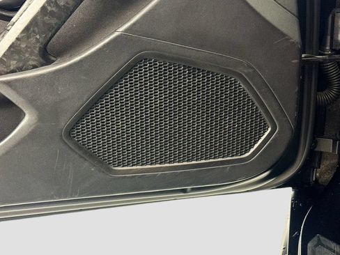 Used 2021 Lamborghini Huracan EVO RWD image 19