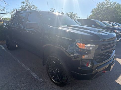 Used 2024 Chevrolet Silverado 1500 Custom Trail Boss w/ LPO, Dark Essentials Package AWD/4WD image 3