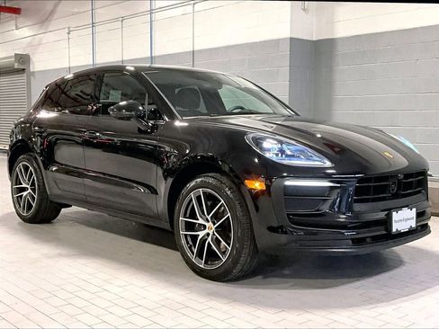 Used 2025 Porsche Macan image 7