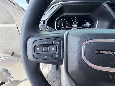 Used 2025 GMC Sierra 3500 Denali w/ Denali Reserve Package AWD/4WD image 15