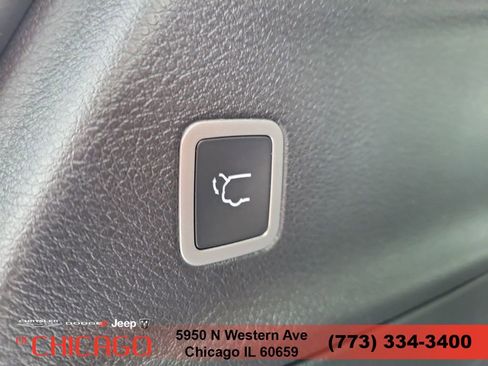 New 2026 Chrysler Pacifica Select FWD image 8