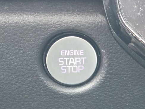 Used 2025 Kia Carnival SX w/ SX Dark Edition Package image 33