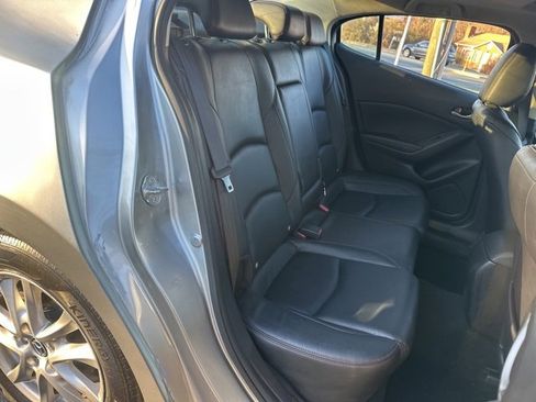 Used 2016 MAZDA MAZDA3 i Grand Touring image 10