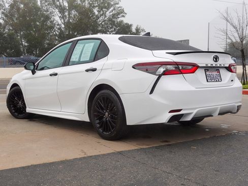 Used 2022 Toyota Camry SE image 7