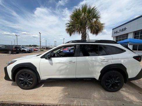 Used 2025 Subaru Outback Onyx Edition AWD/4WD image 8