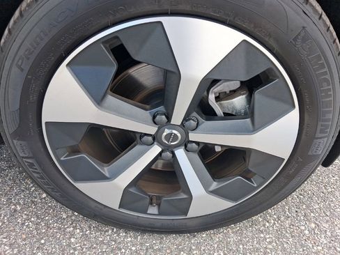 Used 2026 Volvo XC40 B5 Plus AWD/4WD image 15