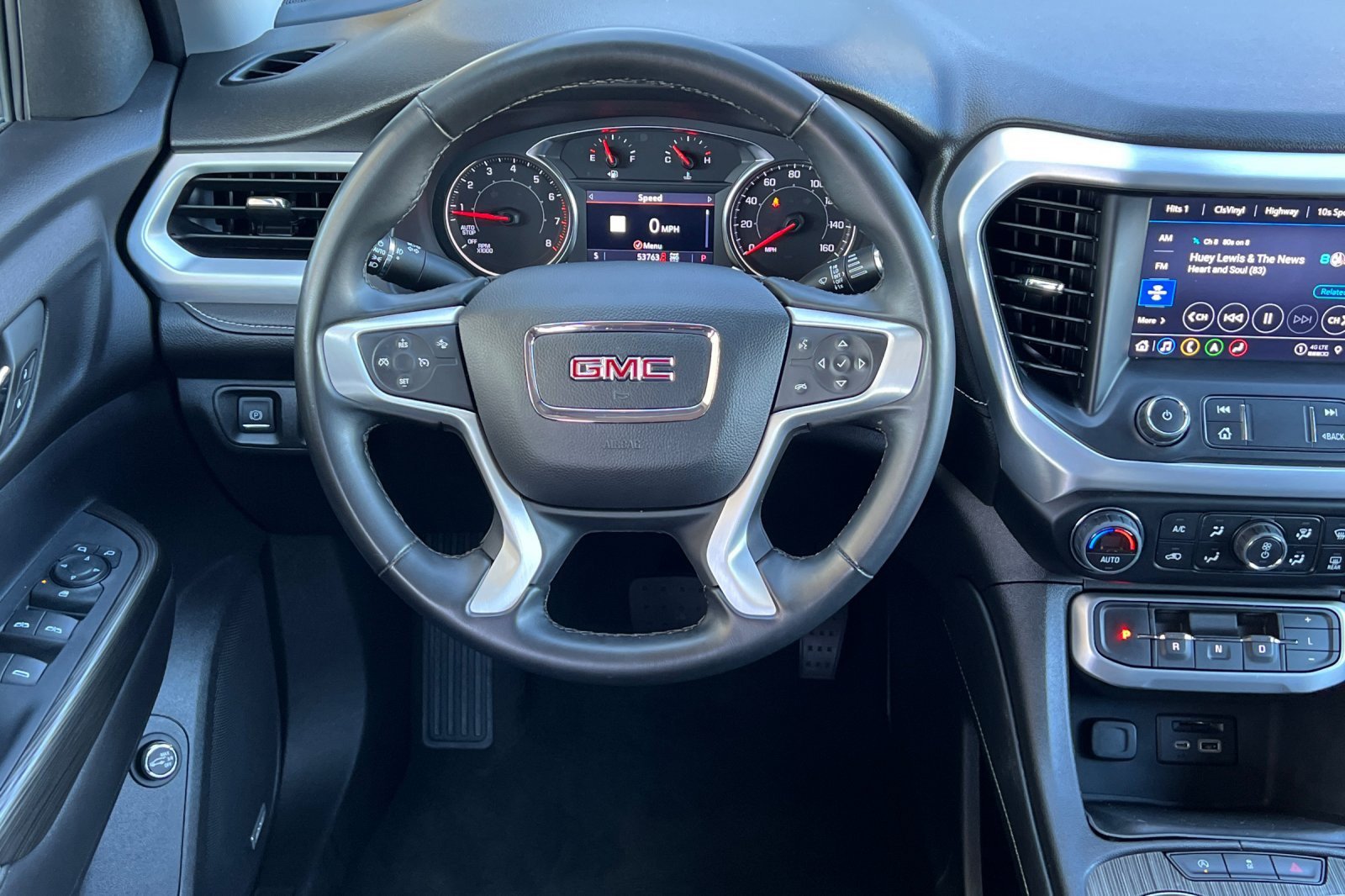 Used 2023 GMC Acadia SLT AWD/4WD image 11
