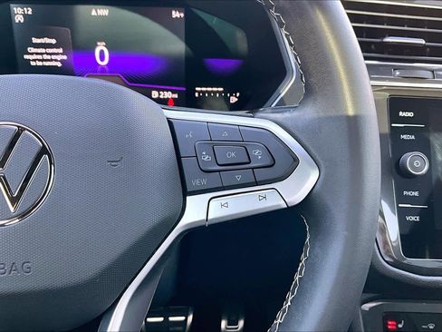 Used 2023 Volkswagen Tiguan SE R-Line image 23