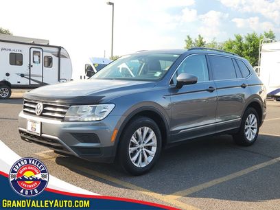 Used 2018 Volkswagen Tiguan SE w/ Panoramic Sunroof Package