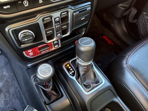 Used 2023 Jeep Gladiator Rubicon w/ LED Lighting Group image 31