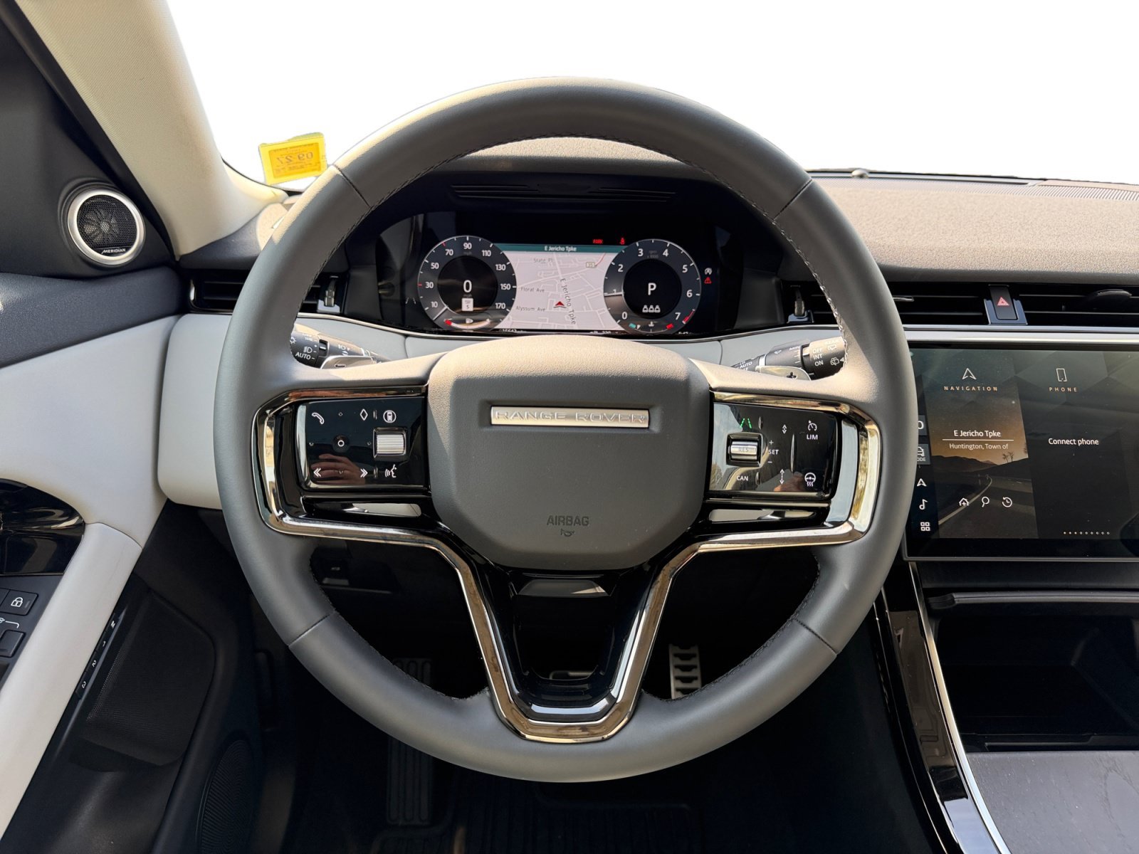 Used 2025 Land Rover Range Rover Evoque Dynamic SE AWD/4WD image 11
