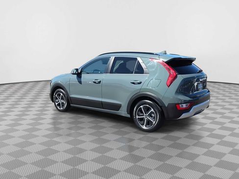 Used 2023 Kia Niro EX FWD image 6