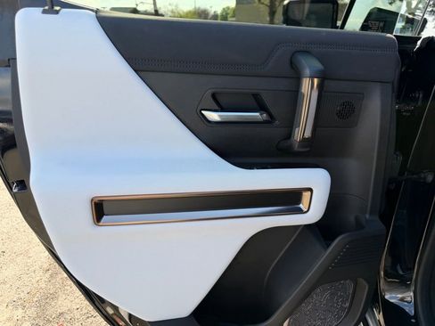 Used 2025 GMC Hummer EV 2X w/ Extreme Off-Road Package image 28