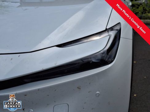 Used 2024 Toyota Prius XLE AWD/4WD image 7