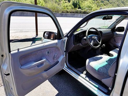 Used 2003 Toyota Tacoma 2WD Regular Cab image 28