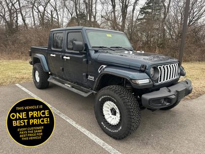 Used 2025 Jeep Gladiator Sport